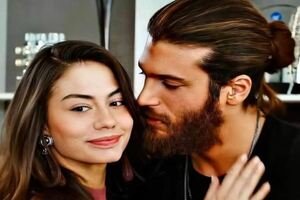 Demet Özdemir si è fidanzata: il fortunato non è Can Yaman