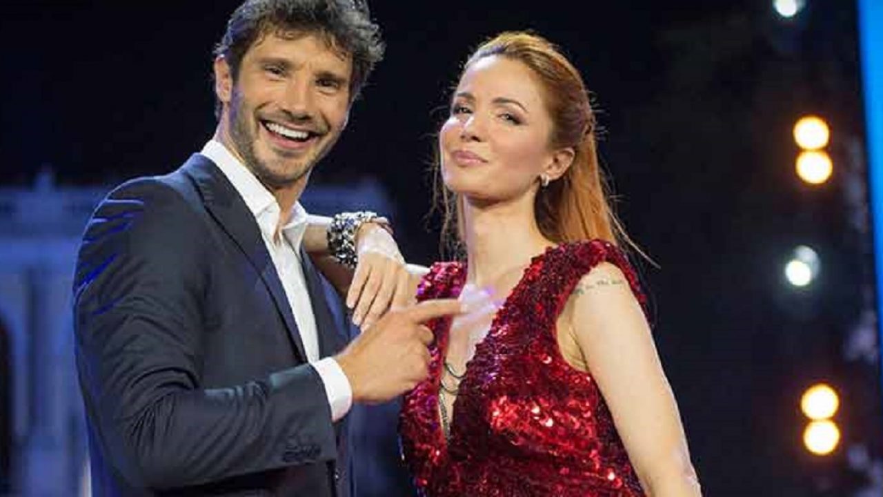 Maurizio Costanzo rivela: «Stefano De Martino e Andrea Delogu sono…»