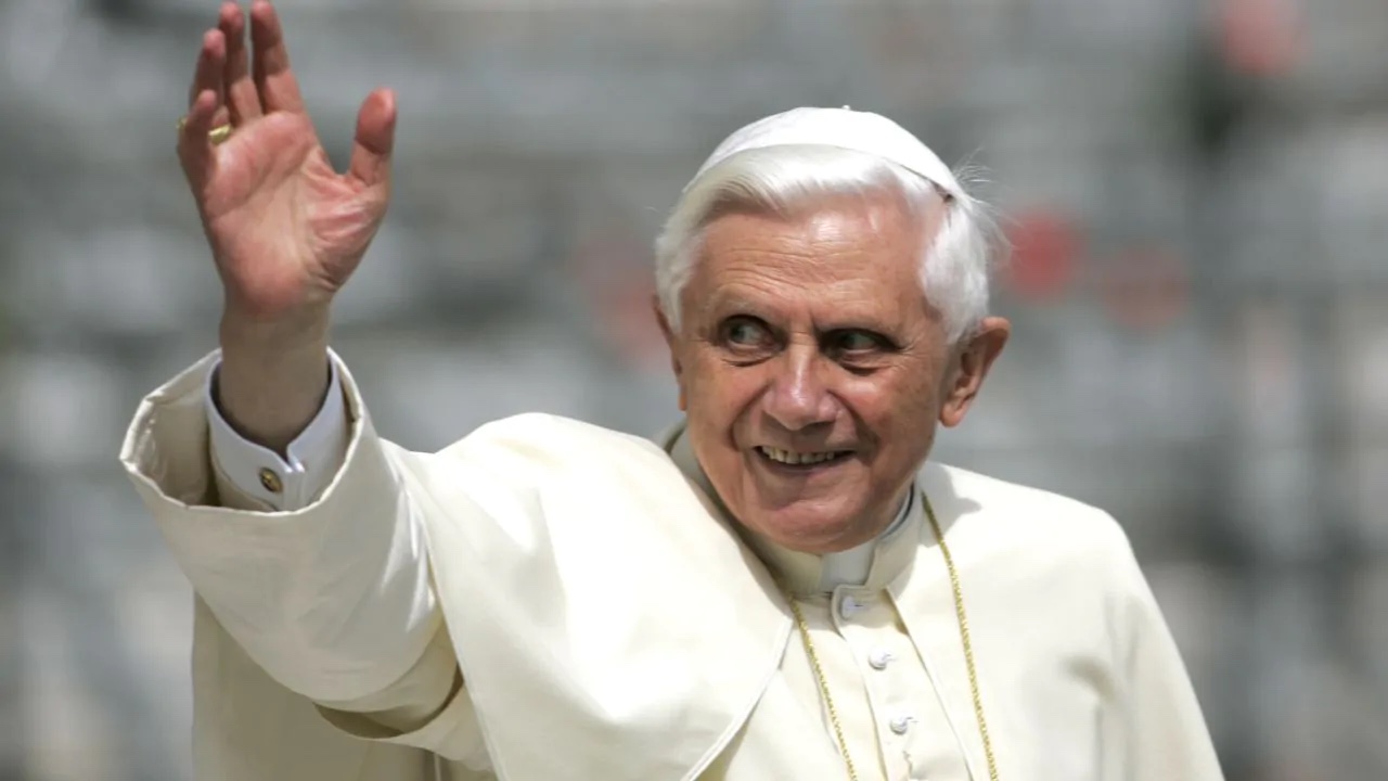 Morto Papa Benedetto XVI, cause del decesso: palinsesti tv stravolti
