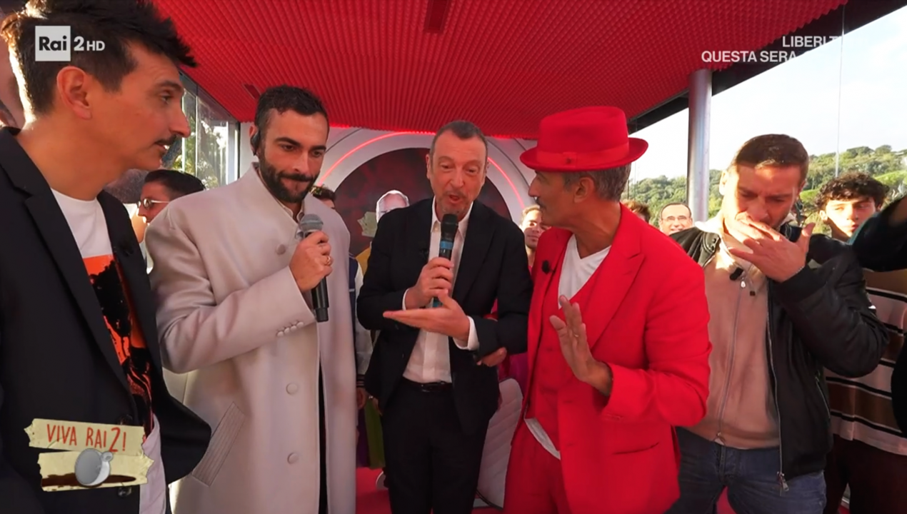 Marco Mengoni a Sanremo 2024 co-conduttore: l’annuncio di Amadeus