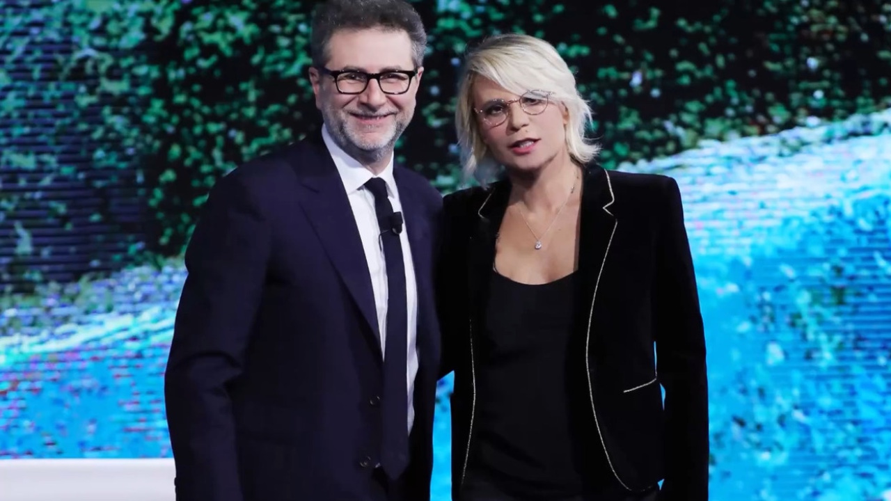 Fabio Fazio su Canale 5! Perché Maria l’ha scelto per omaggio a Costanzo