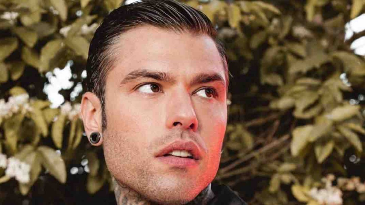 «Fedez a Parigi bacia un’altra»: nuovo gossip bomba sui Ferragnez