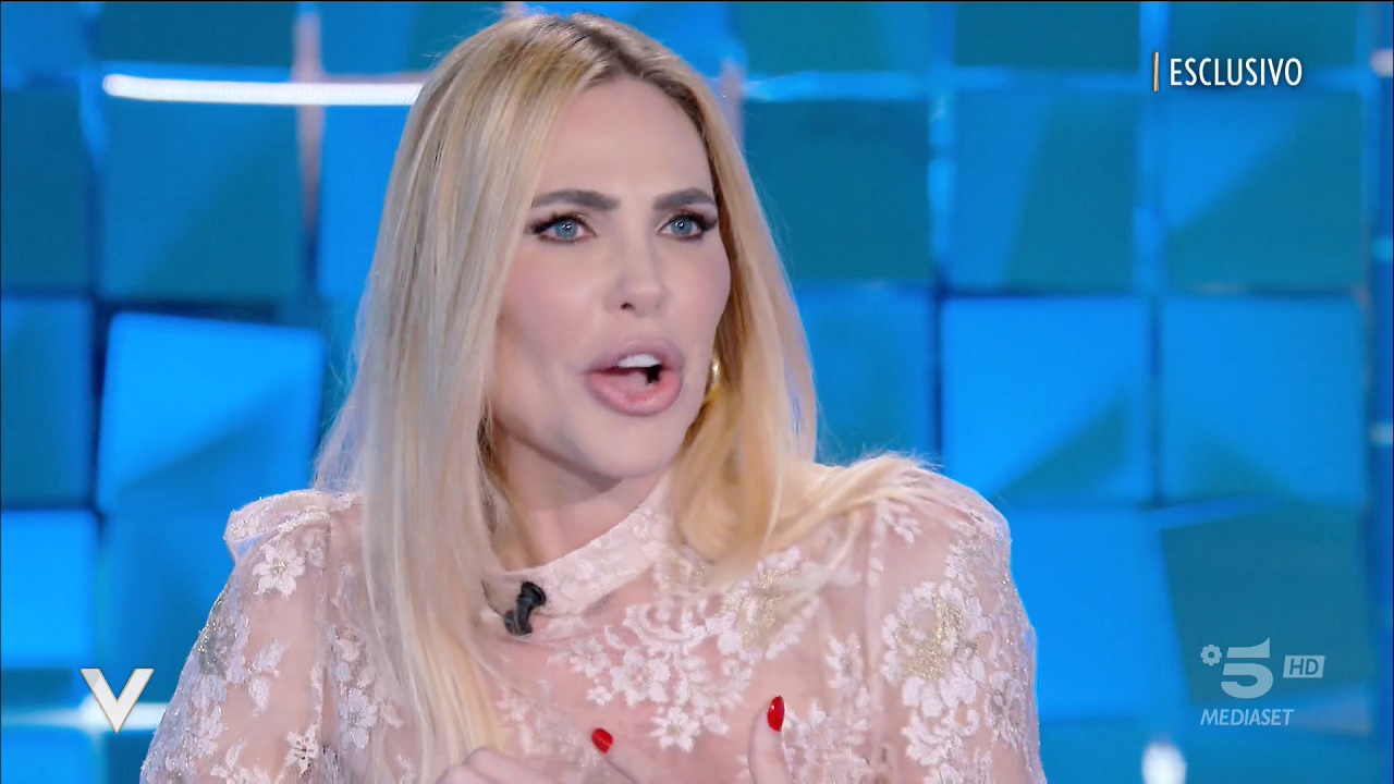 Perché Ilary Blasi è fuori dai palinsesti Mediaset ’punita’ da Pier Silvio