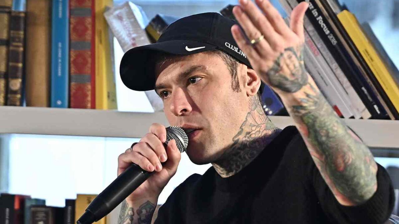 Fedez, crolla la sua società: l’analisi e quanto ha perso di utile