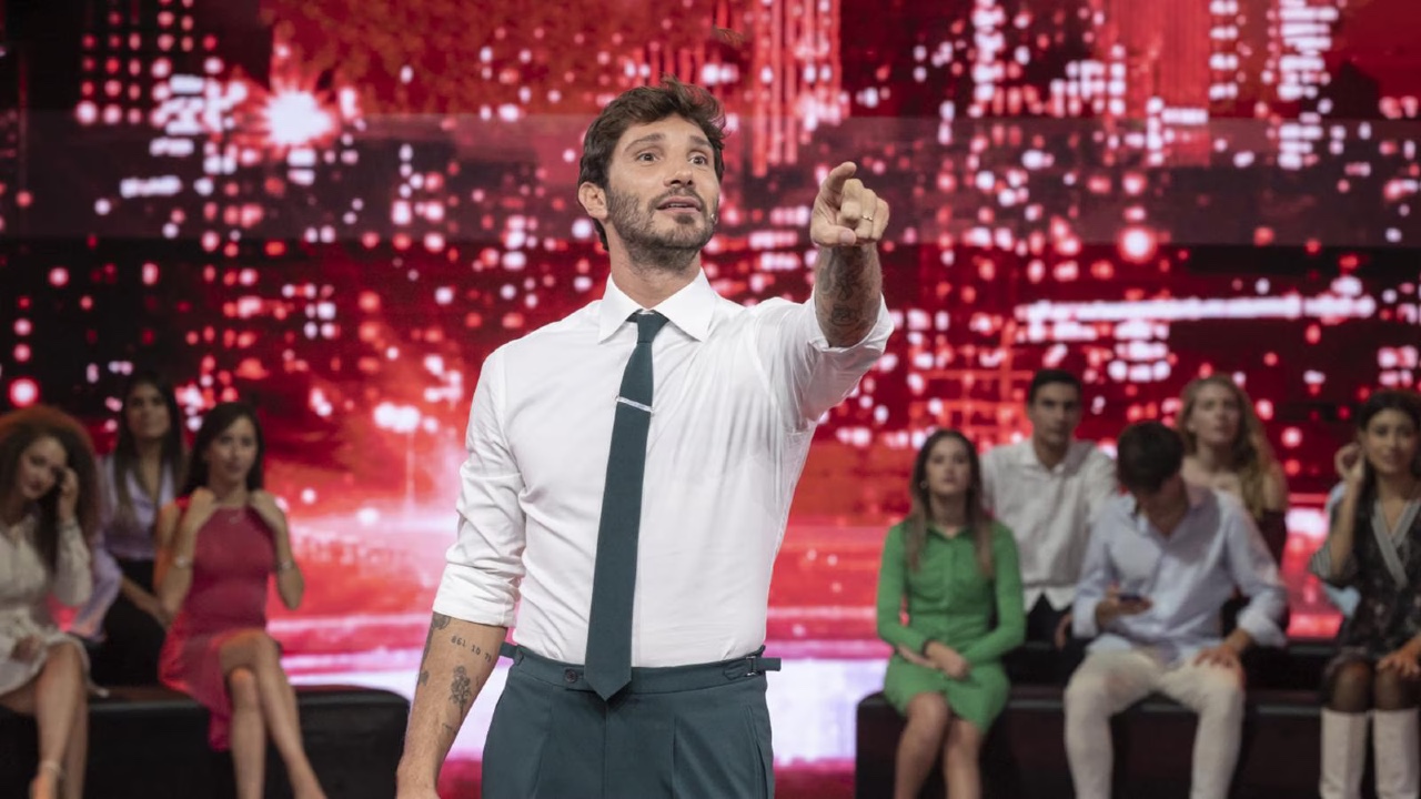 Stefano De Martino torna con Stasera Tutto e Possibile e poi lascia?