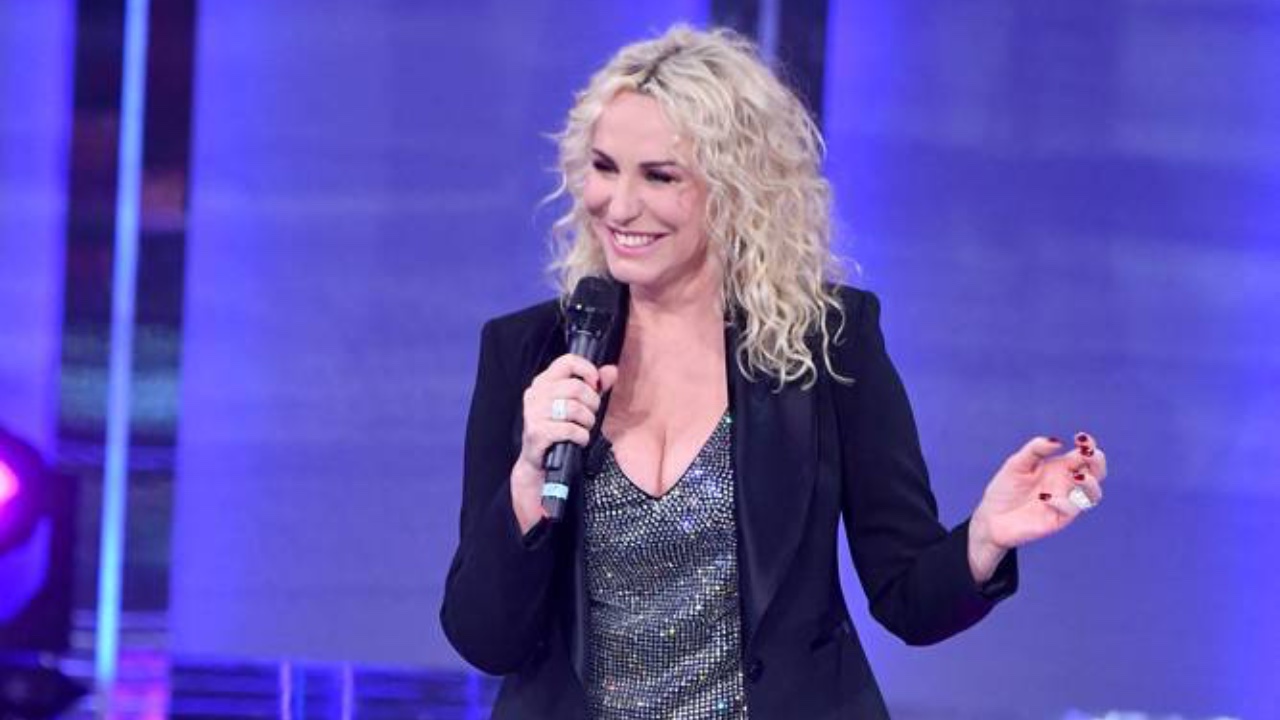 Antonella Clerici co conduttrice Sanremo 2025 con il nemico Gerry Scotti