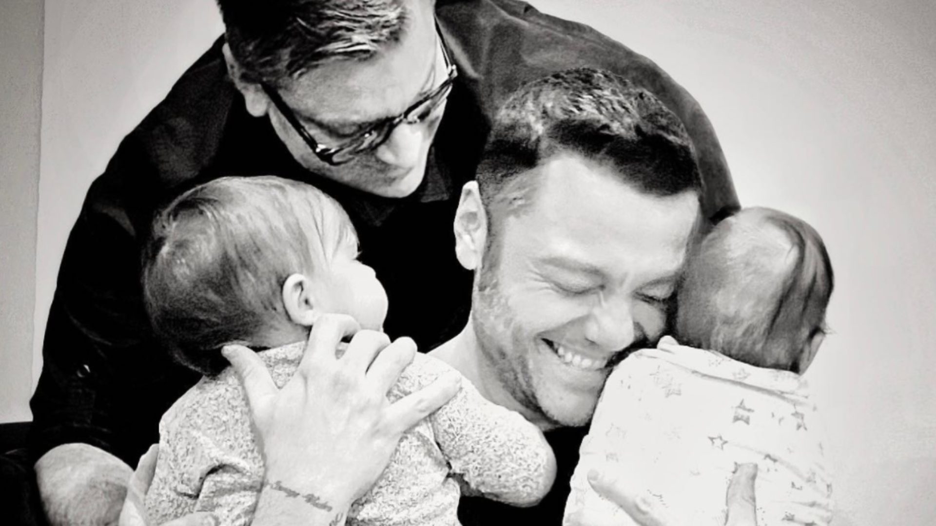 Tiziano Ferro è diventato papà: «Vi presentiamo Margherita e Andres»