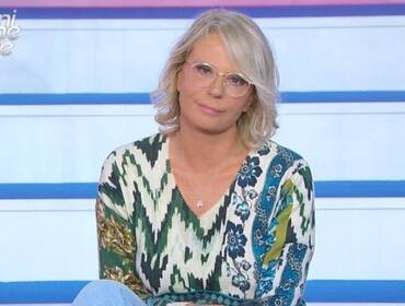 Uomini e Donne, un'opinionista fuori? La scelta di Maria De Filippi 