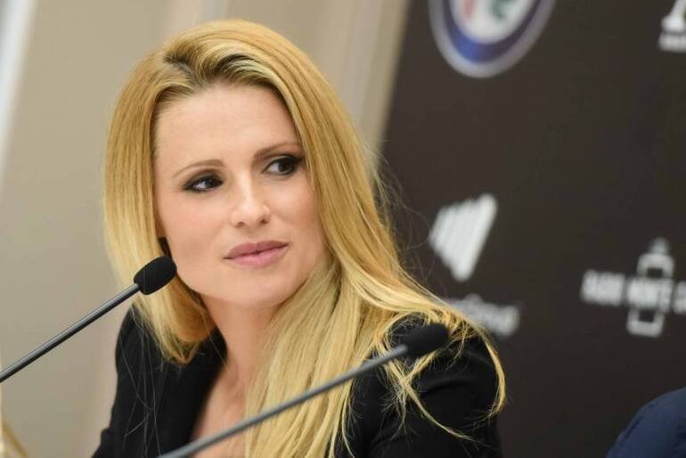 Michelle Hunziker condurrà Sanremo insieme a Claudio Baglioni? Manca l'accordo sul cachet