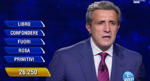Ascolti TV 7 novembre, Flavio Insinna re dei game show: demoliti Soliti Ignoti e Caduta Libera