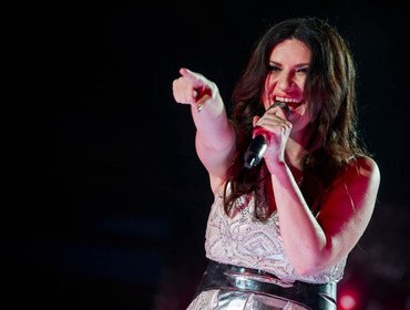 Sanremo 2018, Laura Pausini non ci sarà. Le condizioni fisiche