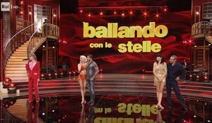 Ascolti TV 23 ottobre, bene ma non troppo Ballando con le stelle con un’eliminazione inaspettata