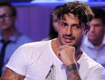 Cosa significa «Adalet» il nuovo motto di Fabrizio Corona?