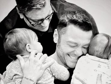 Tiziano Ferro è diventato papà: «Vi presentiamo Margherita e Andres»