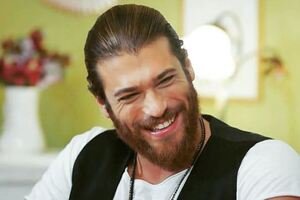 Can Yaman sparisce da Instagram: le ipotesi