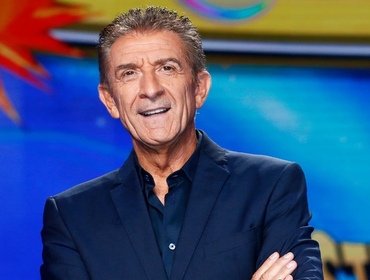 Ezio Greggio «fuori da Striscia la Notizia»: perché è stato sostituito