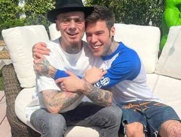 Fedez e J-Ax hanno fatto pace: insieme per un nuovo progetto