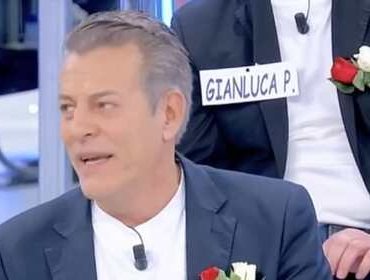 Uomini e Donne: l'esterna di Maurizio con Gemma e con Maria