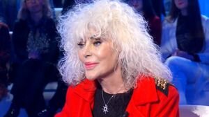 Donatella Rettore rifiuta e cancella concerti nel Sud Italia: è polemica