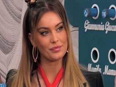 GF Vip, Sophie contro Delia: «Sono stanca, sei super complice»