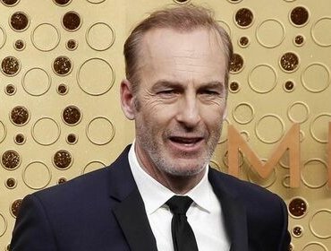 Bob Odenkirk collassa sul set: ricoverato d'urgenza il protagonista di Better Call Saul