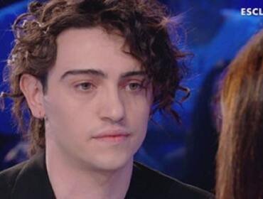 Verissimo: l'ospite Michele Bravi racconta del suo periodo più buio