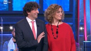 Ascolti TV 16 dicembre, ennesima vittoria ai Soliti Ignoti - Il ritorno: Amadeus colpito dalla coppia