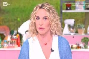 È sempre mezzogiorno, Antonella Clerici si sfoga: «Sveglia dalle 6»