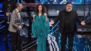 John Travolta sbeffeggiato a Sanremo da Amadeus, Fiorello e Russell Crowe