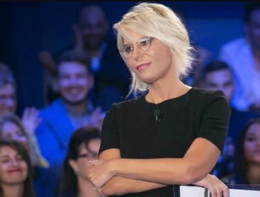 Stasera in tv, oggi 5 marzo 2022: Affari tuoi formato famiglia e C'è posta per te