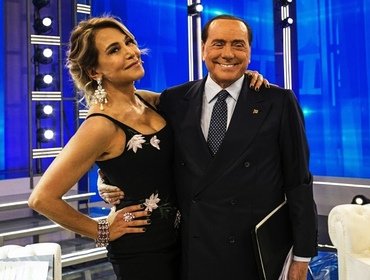 Barbara d'Urso: «Silvio Berlusconi mi corteggiò, ecco perché io dissi di no»