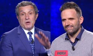 L’Eredità, la piccola gaffe di Insinna: il campione non trova la giusta ’definizione’