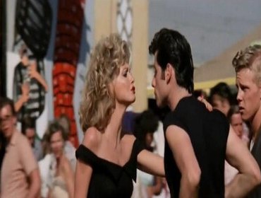 Grease- Brillantina, trama del film stasera su Canale 5 