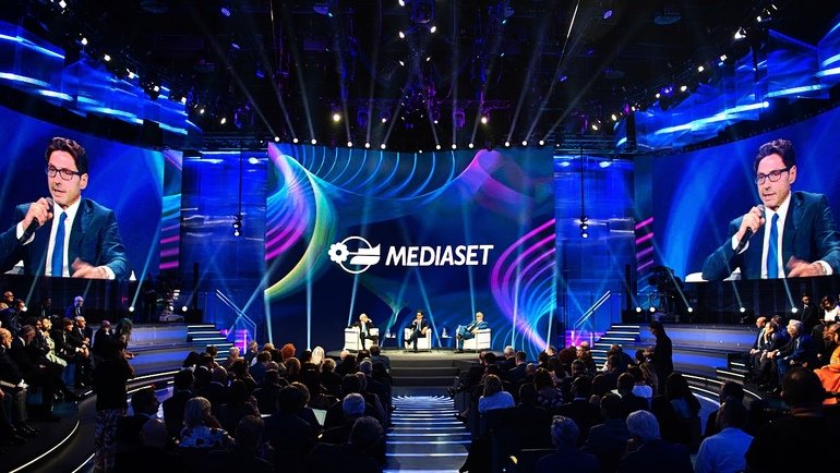 Palinsesti Mediaset 2024-25, nuova data di presentazione per colpi di scena?