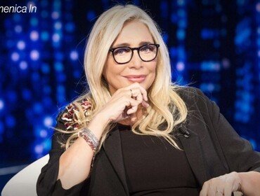 Mara Venier ringrazia Maria De Filippi: «Mi hai teso la mano nel momento più brutto»