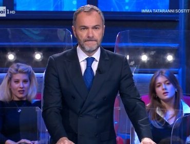 Ascolti TV 26 ottobre: bene Soliti Ignoti, ma l'errore di Massimiliano Gallo rattrista