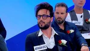 Uomini e Donne: Armando Incarnato show, lite con Samantha e Gianni Sperti