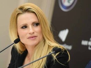 Michelle Hunziker querela Selvaggia Lucarelli: ha attaccato la sua onlus