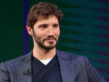 Stefano De Martino conduttore di Affari Tuoi grazie alla sorella della Meloni?