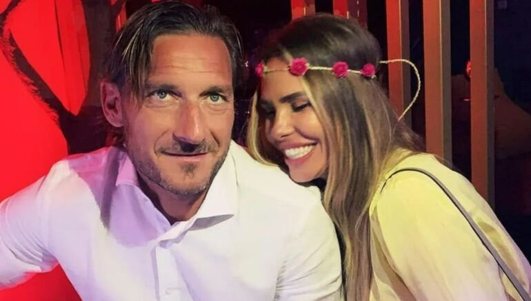 Divorzio Totti e Ilary, spunta un altro presunto amante di lei in tribunale