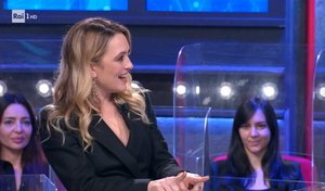 Ascolti TV 23 novembre, il gesto finale di Carolina Crescentini fa esultare i Soliti Ignoti