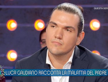 Da noi a ruota libera, Luca Gaudiano shock: «Mio padre è morto lentamente»