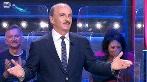 Ascolti TV  2 novembre, Carlo Buccirosso sfonda il muro dei 5 milioni ai Soliti Ignoti