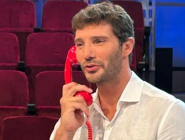 Stefano De Martino Affari Tuoi: segreto svelato e domanda su Arianna Meloni