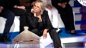 Tailleur Maria De Filippi C’è Posta stasera: vestito, marca e prezzo (esagerato)