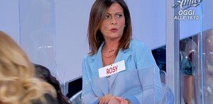 Uomini e Donne, Biagio esce con Daniela ma Rosy la smaschera pubblicamente